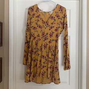 Sky & Sparrow , yellow floral dress. (From Tillys) ( size - M)